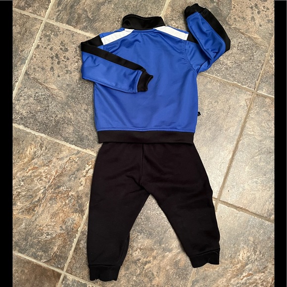 🏀 Lot of 2 Air Jordan items. Warm up jacket & sweatpants. Boys 2T,24m EUC - Picture 2 of 8